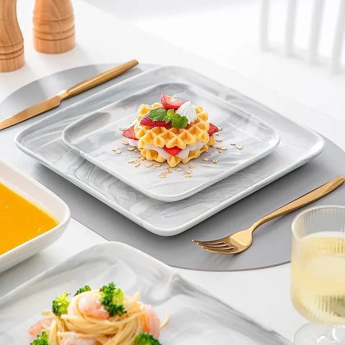 Dinnerware set