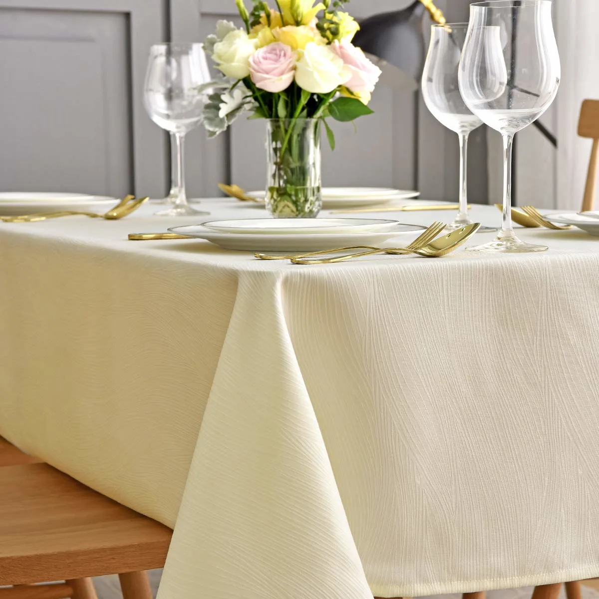 jacquard tablecloth ivory 1
