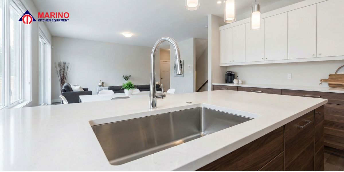 Modern Kitchen Design UAE 2025 – Cabinets, Tiles, Sinks & Appliances