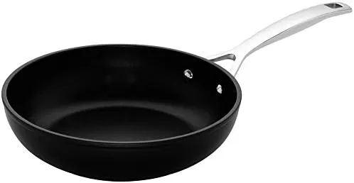 le creuset non stick frying pan 1