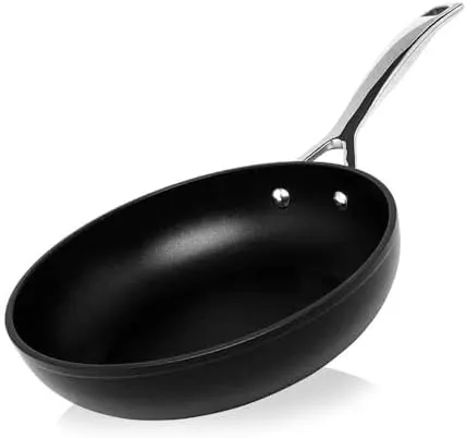 le creuset non stick frying pan 2
