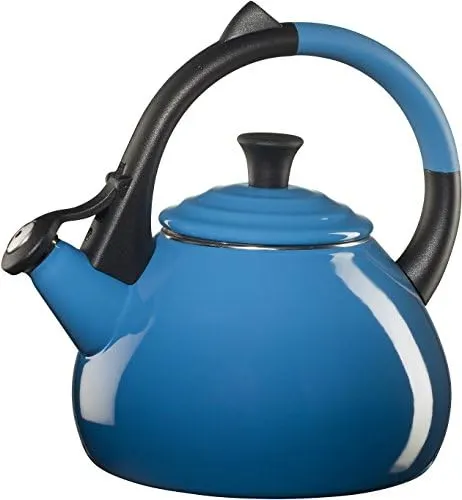 le creuset tea kettle 1