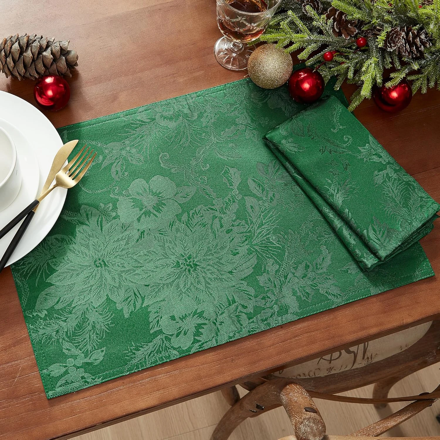 poinsettia christmas napkins 2