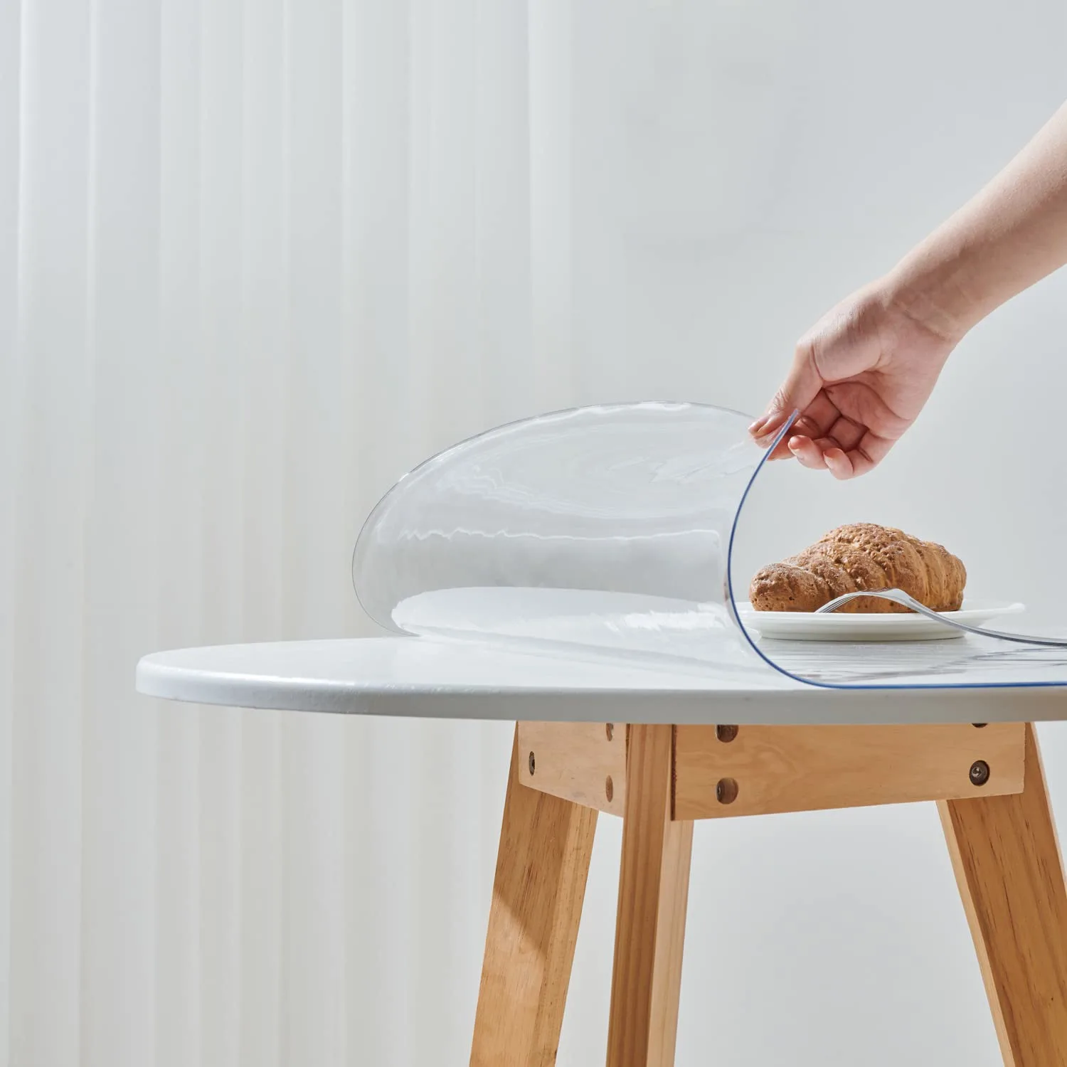 round clear table cover 1