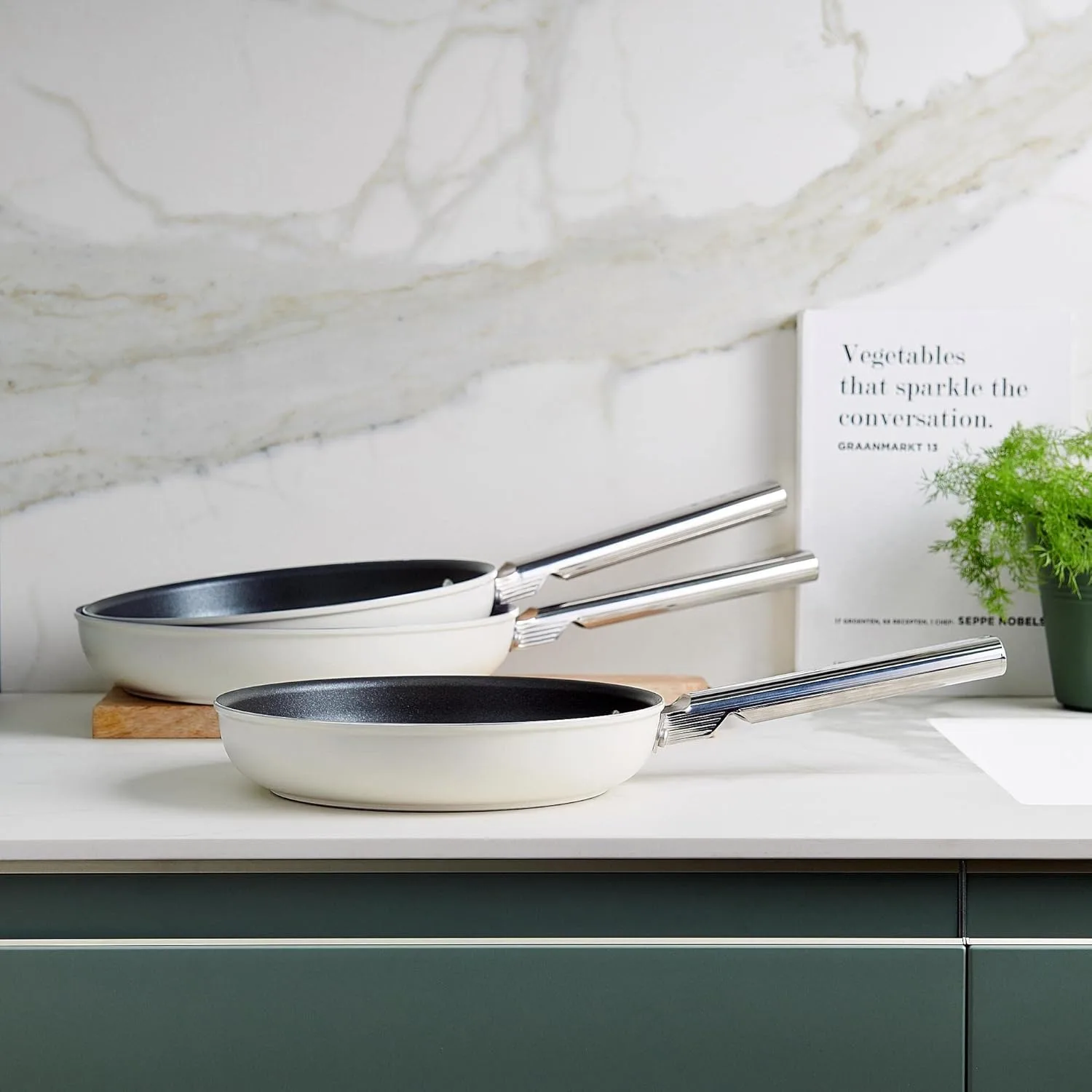 smeg frying pan cream 2