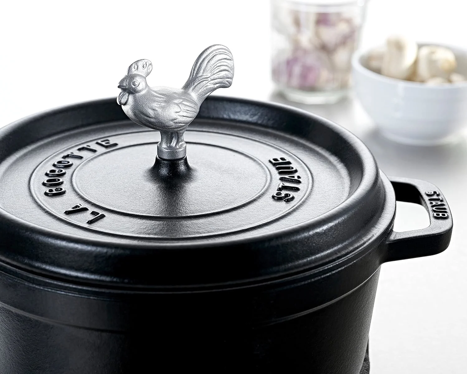 staub cast iron knob 2