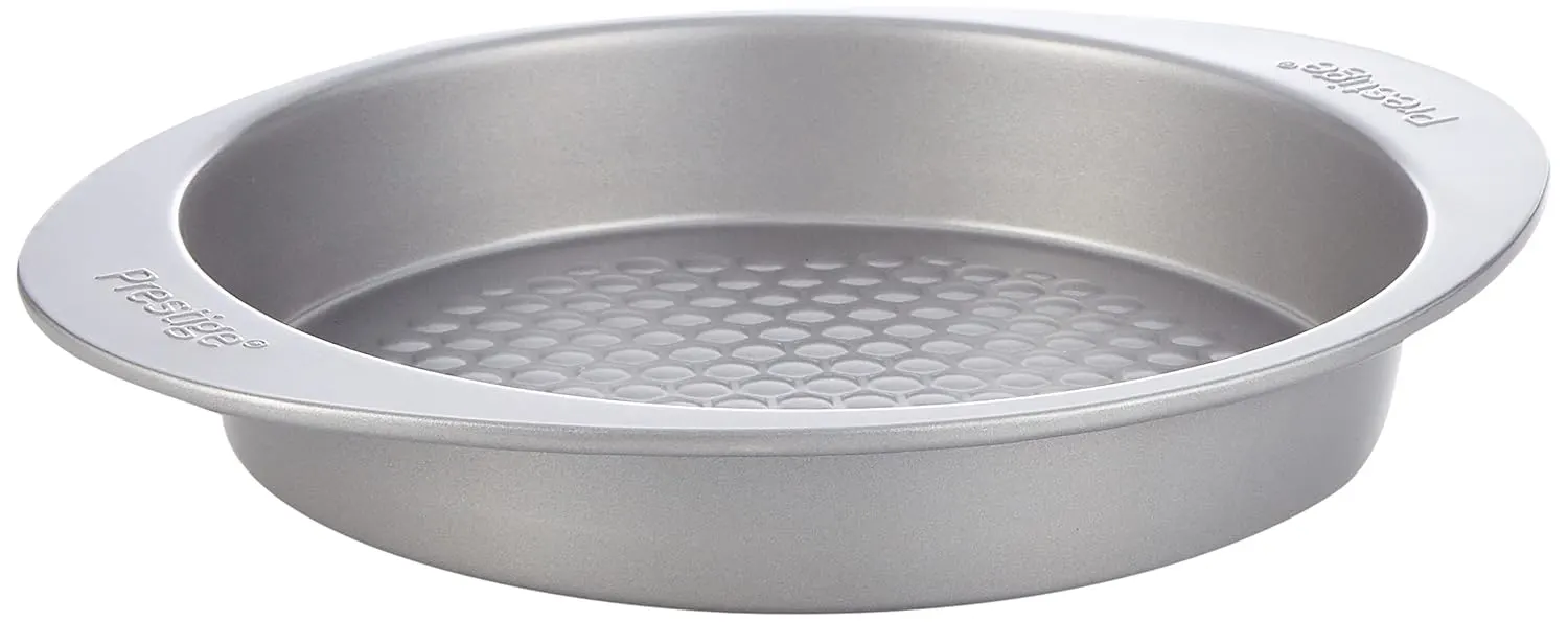 round cake tin 1
