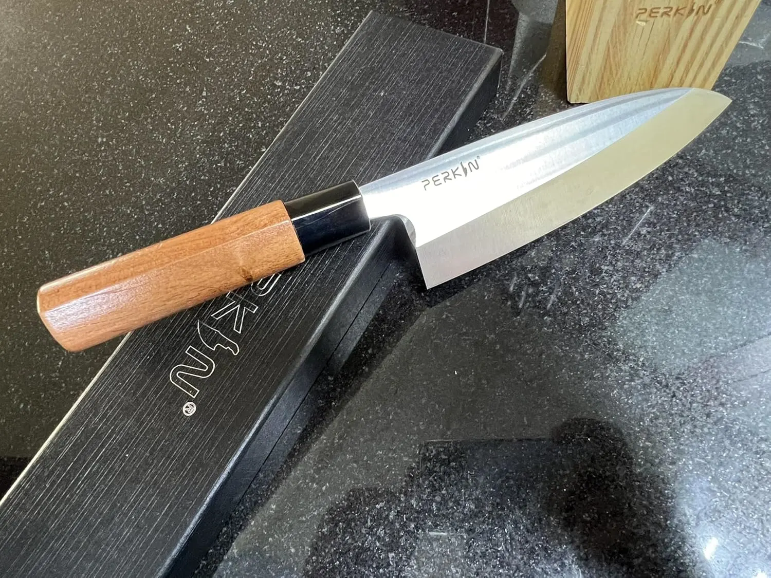 sharp chef knife kitchen 1