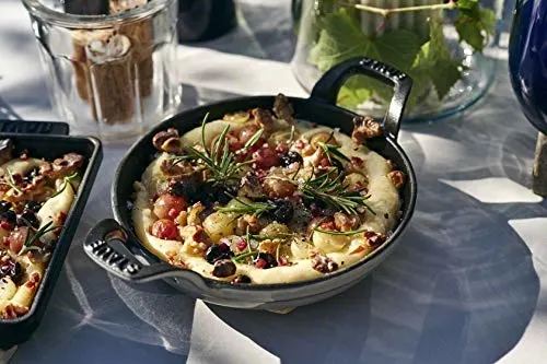 staub cast iron dish 2