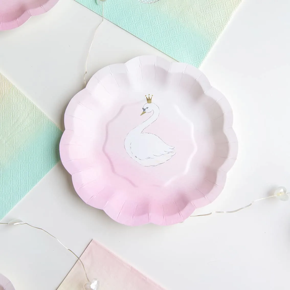 swan party plates 2