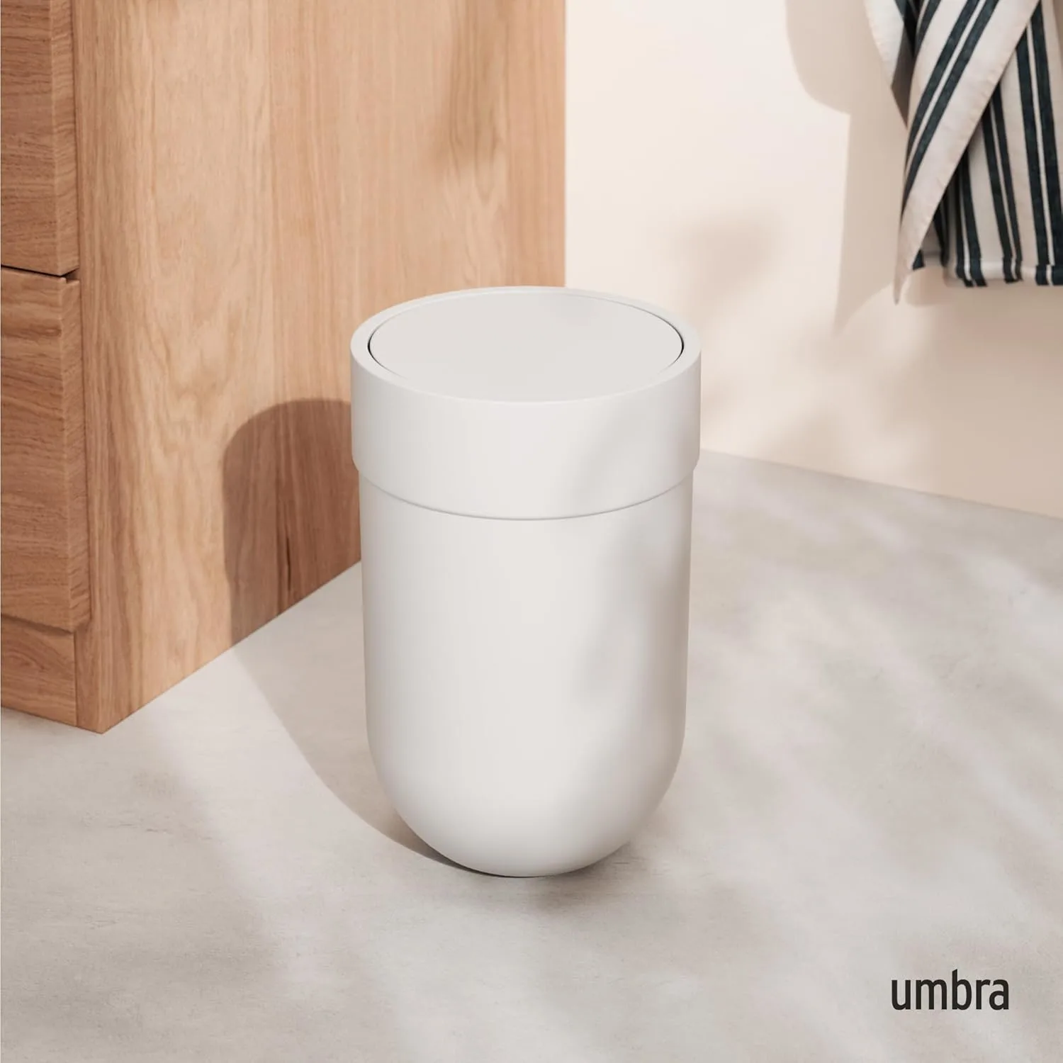 umbra touch waste can 2