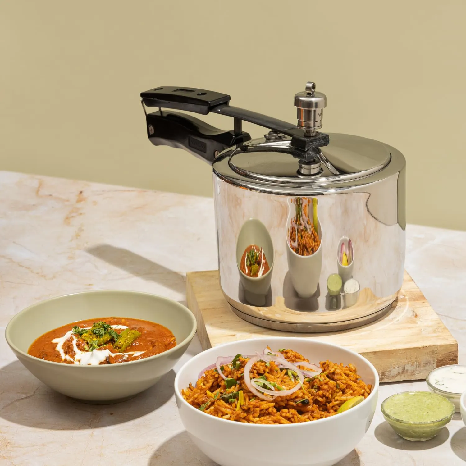 vinod stainless steel cooker 2